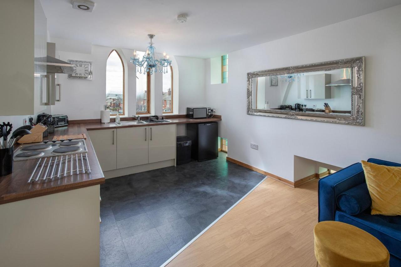 Elegant Church Conversion Close To Blackpool Tower ภายนอก รูปภาพ